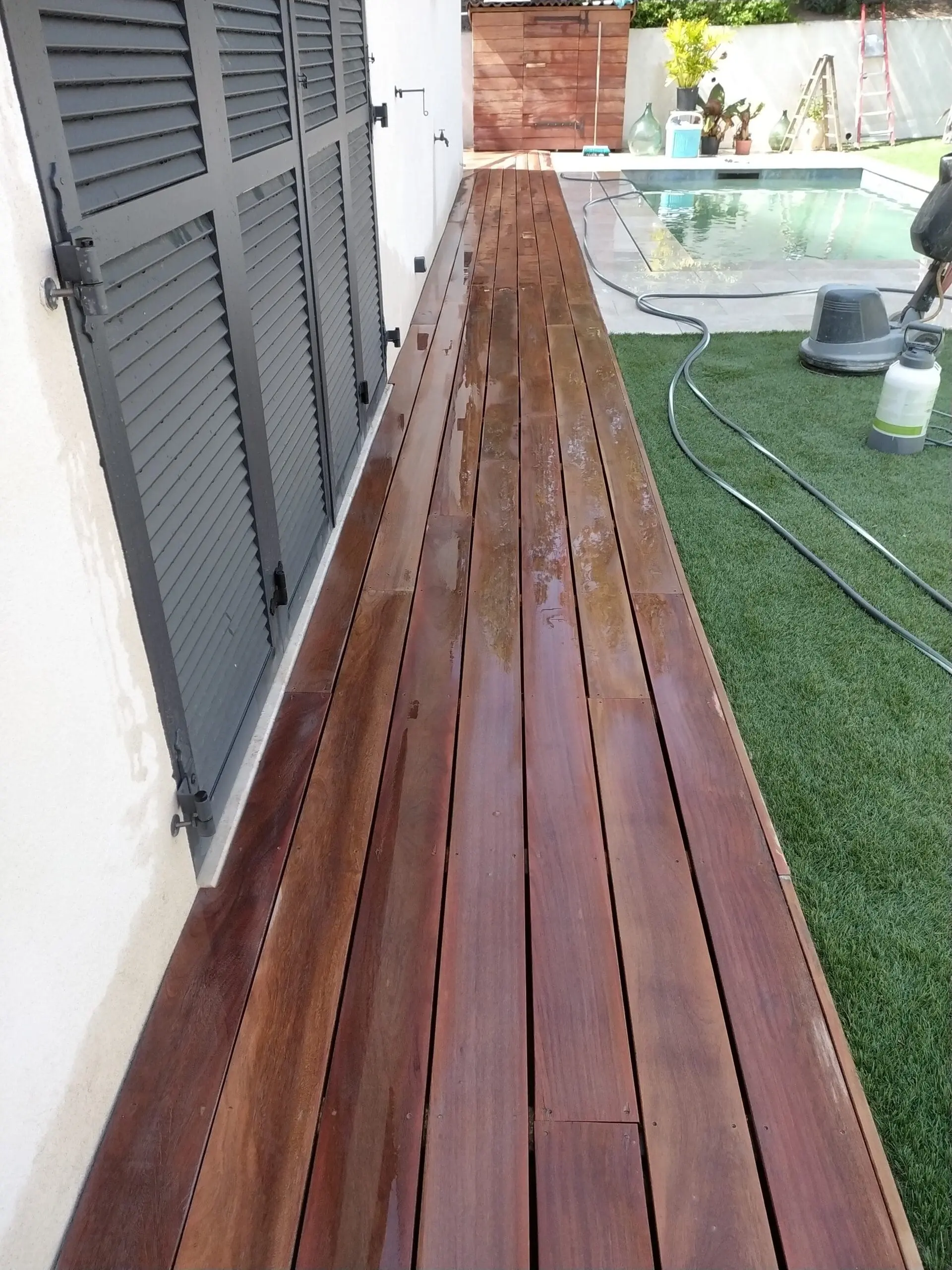 Agence-M-Com-Marseille-Pinna-Charpente-Maconnerie-Flassans-sur-Issole-Charpente-Couverture-terrasse-piscine